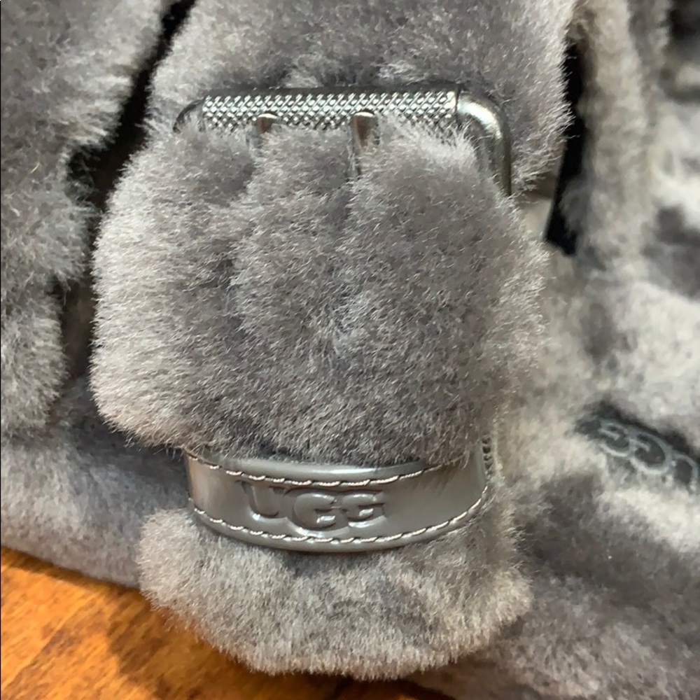 UGG Fuzzy Slippers - Picture 5 of 10